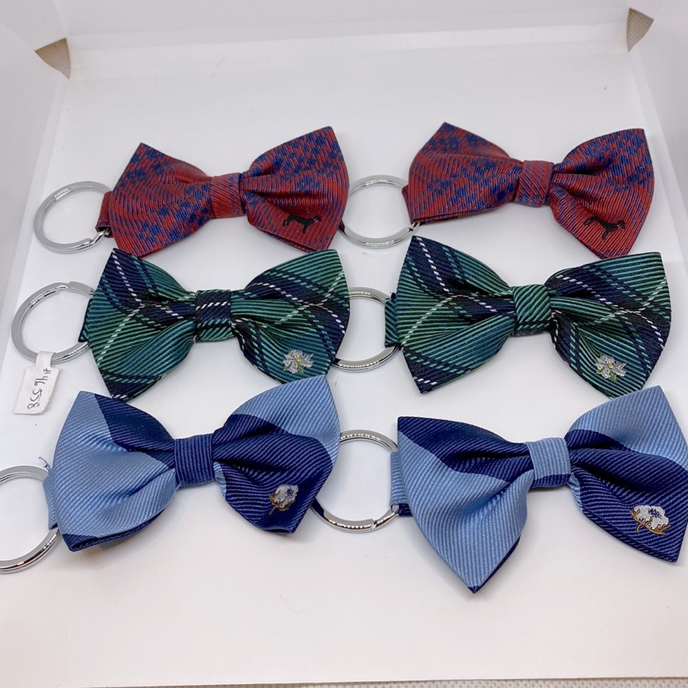 Six Preppy Bowtie Keychain Black dog, cotton & magnolias NWOT
